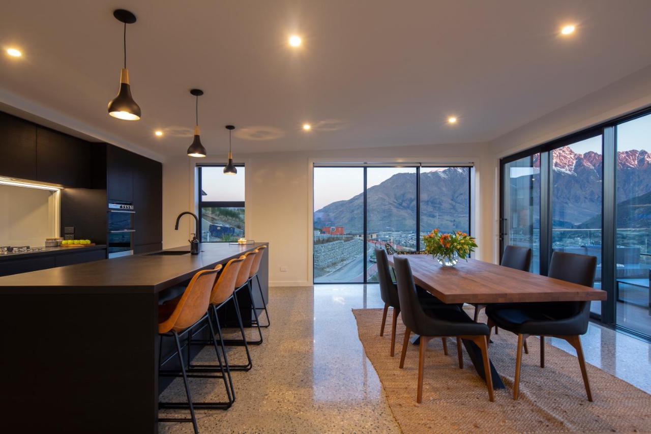 Sky Villa A Luxurious Villa Lake Views Gas Fire Queenstown Exterior foto