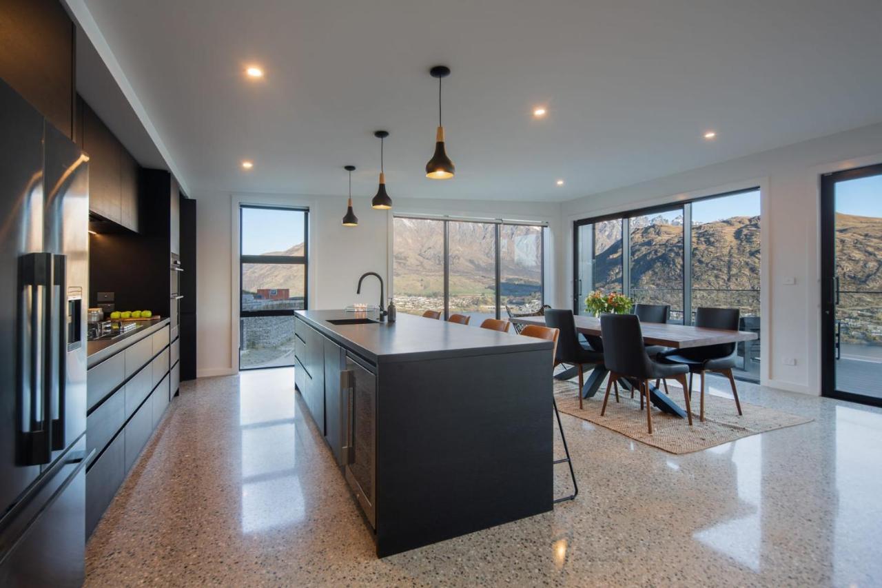 Sky Villa A Luxurious Villa Lake Views Gas Fire Queenstown Exterior foto